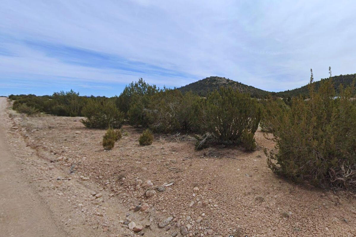 Next to Public Land 1 - Via De Oro Pkwy, Seligman, AZ 86337